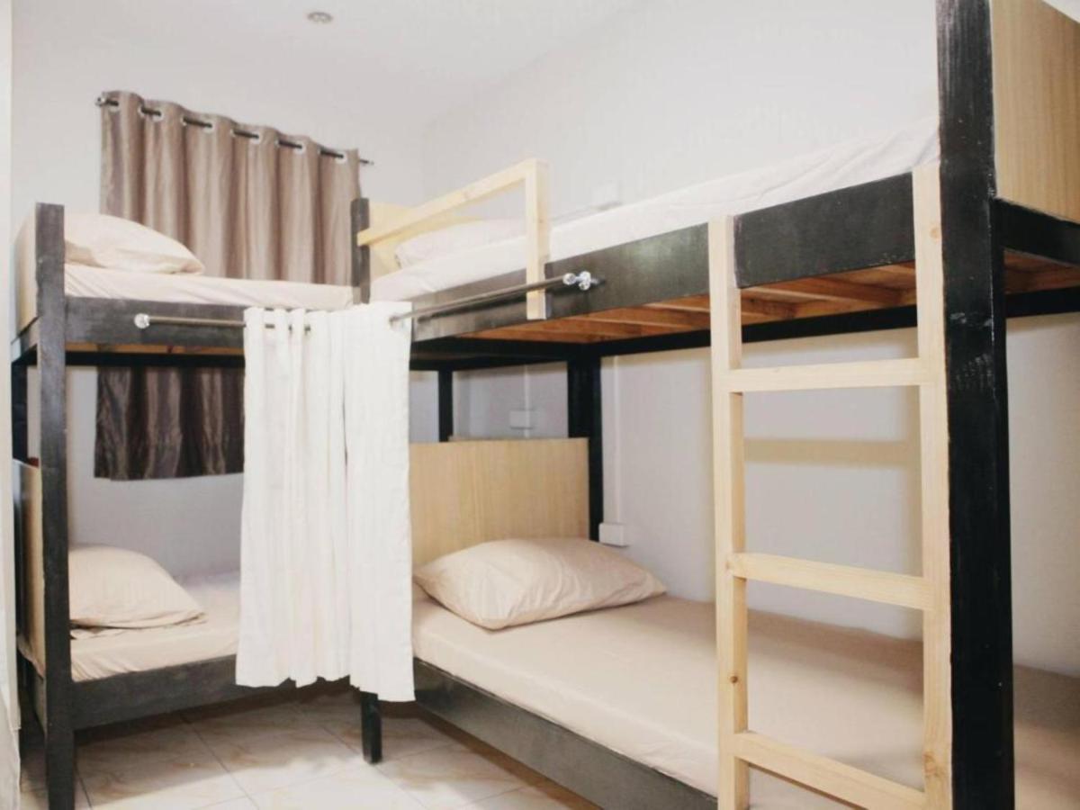 Bunks Hostel (Adults Only) Cebu Exterior foto